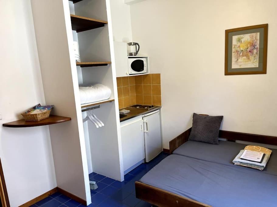 Studio Cv - Calme, Clair Avec Terrasse มงต์เปอลิเยร์ ภายนอก รูปภาพ